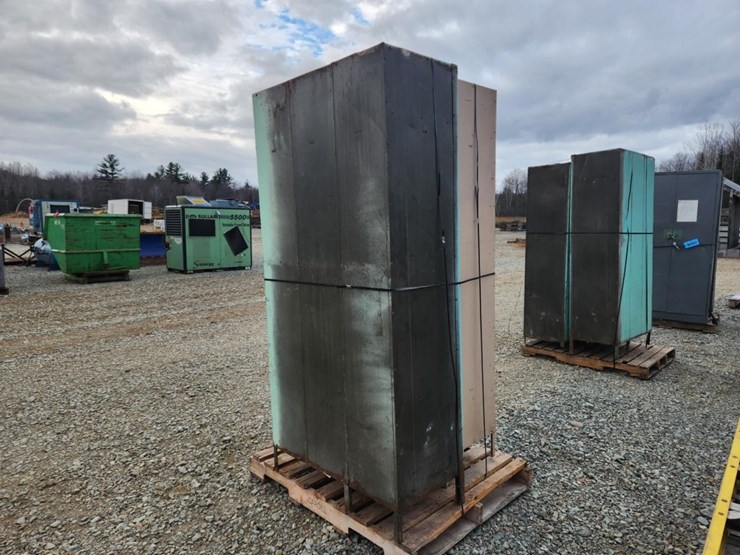 #6037-•-cabinet-and-(2)-lockers-image-2