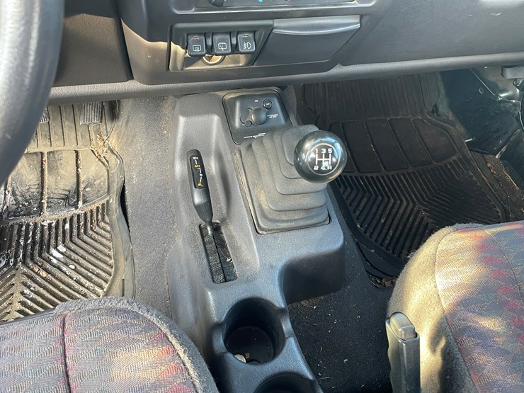 2000-jeep-wrangler-sport-image-34