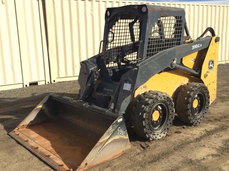 2021-deere-316gr-image-1