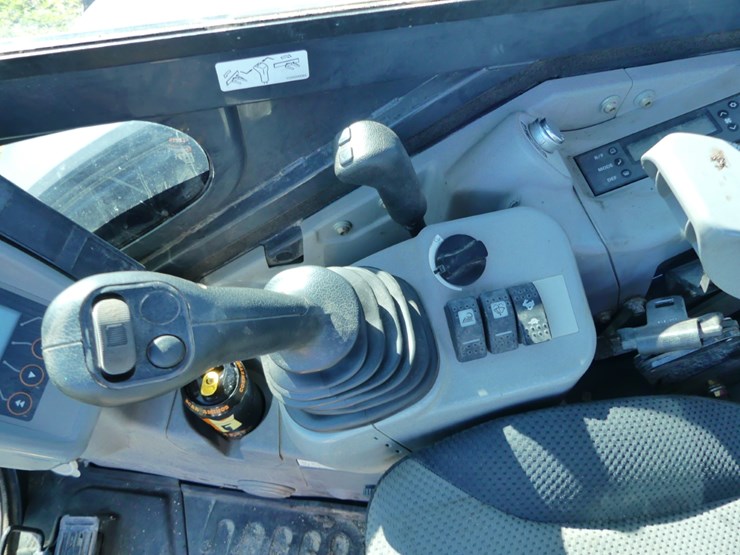 2019-deere-35g-image-14