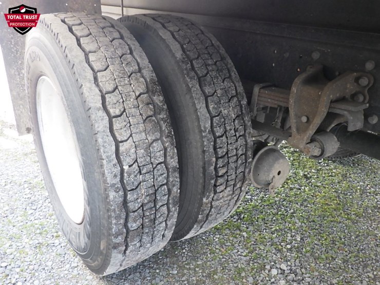 2020-hino-268a-image-4