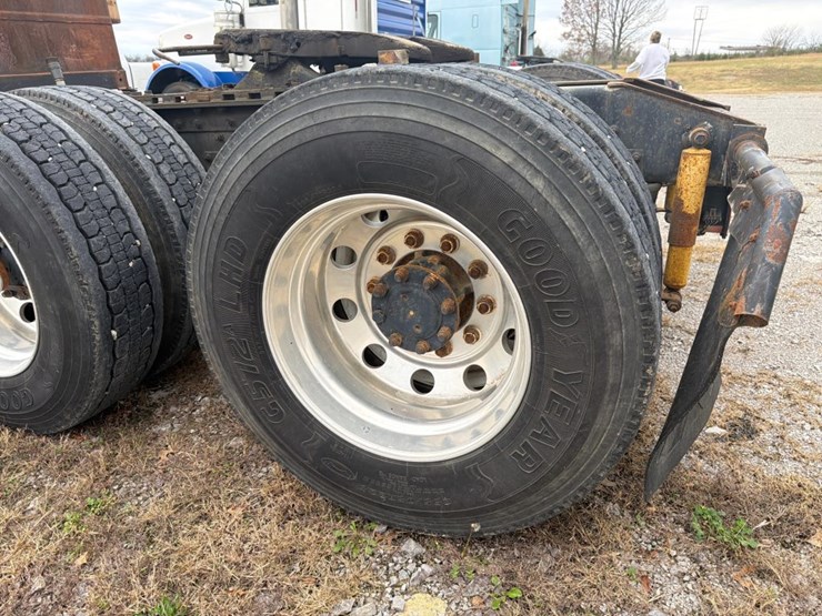 1995-international-8200-image-7