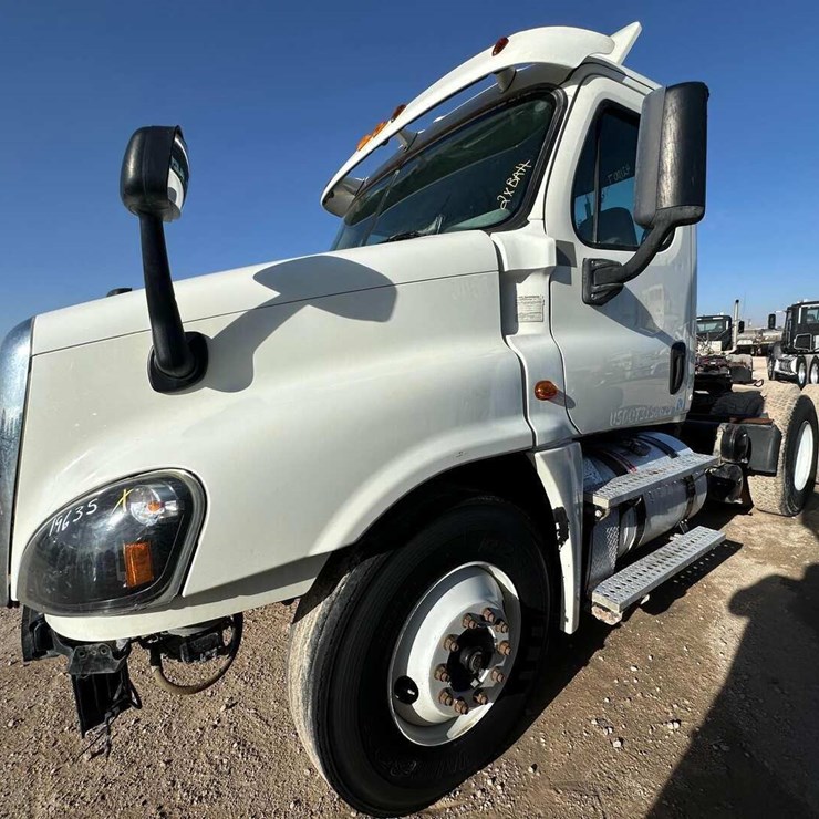 2014 FREIGHTLINER CASCADIA