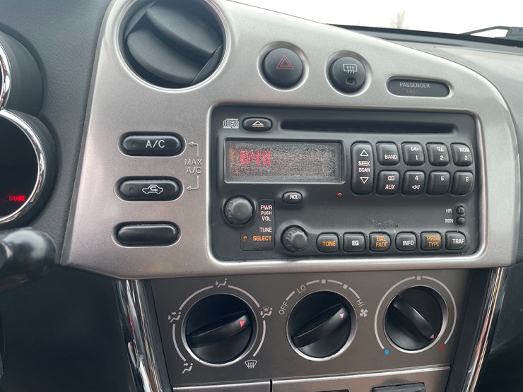 #1026-•-2006-pontiac-vibe-hatchback-(has-wi-title)-image-27