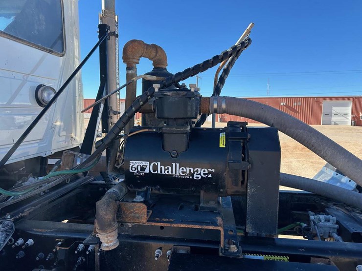 2020-mack-granite-image-5