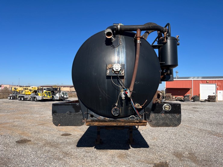 2012-southern-vac-130-bbl-steel-vacuum-trailer-image-2