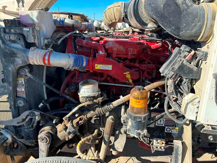 2016-peterbilt-365-image-5