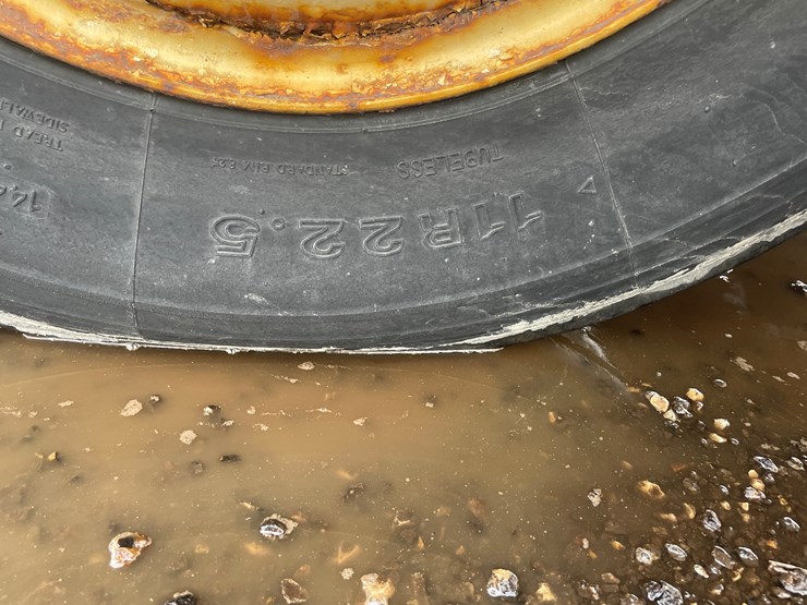 #1015-•-1992-navistar-international-transportation-flatbed-truck-(has-wi-title)-image-10