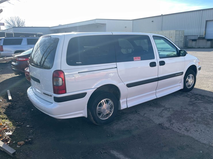 2005-chevrolet-venture-image-5