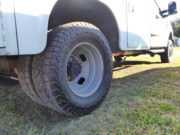 2017-ford-f350-xl-image-5