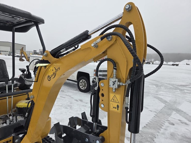 #5037-•-cfg-industrial-qk20r-mini-excavator-image-12