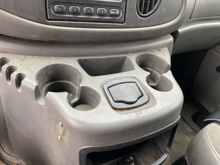 2004-ford-e350-sd-image-19