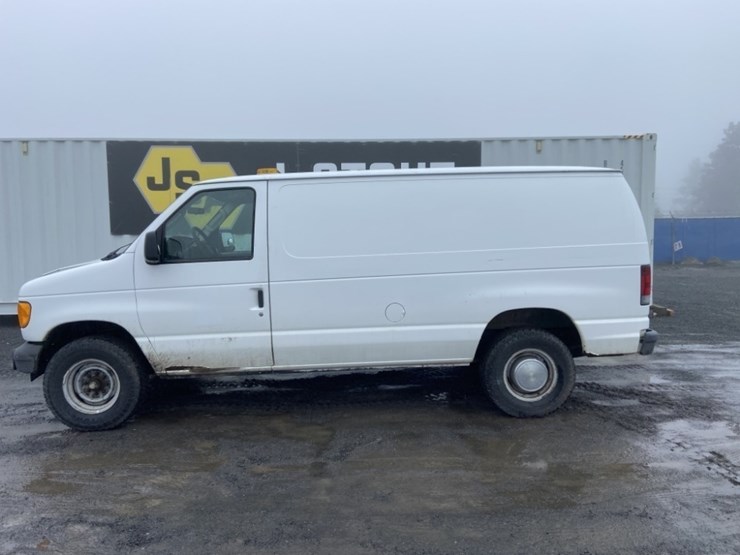 2004-ford-e350-sd-image-2