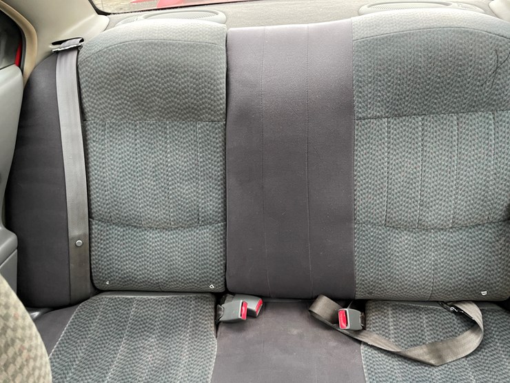 #1005-•-2004-pontiac-grand-am-sedan-(has-wi-title)-image-24