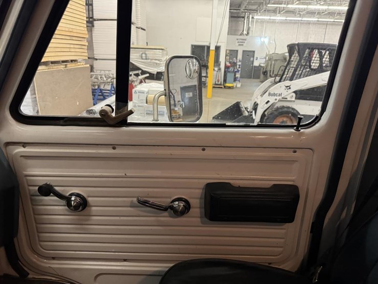 #2225-•-1996-chevrolet-box-truck-image-24