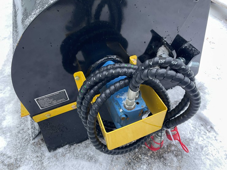 #4065-•-unused-72"-skid-steer-bucket-broom-(o11)-image-6