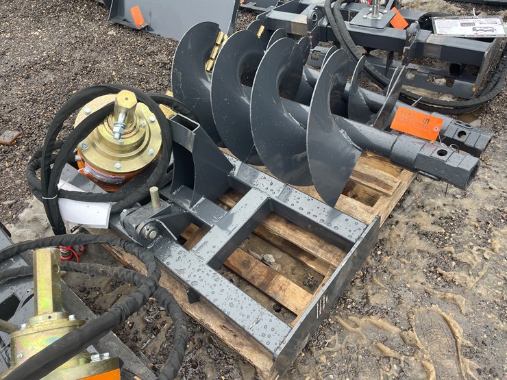 #1152-•-unused,-landhonor-skidsteer-loader-auger-image-1