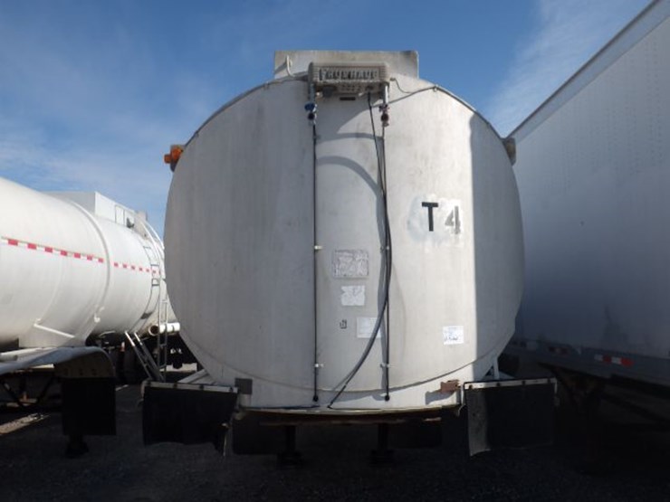 1965-fruehauf-tanker-image-2