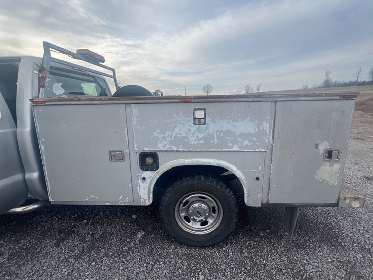 2015-ford-f350-xl-image-12