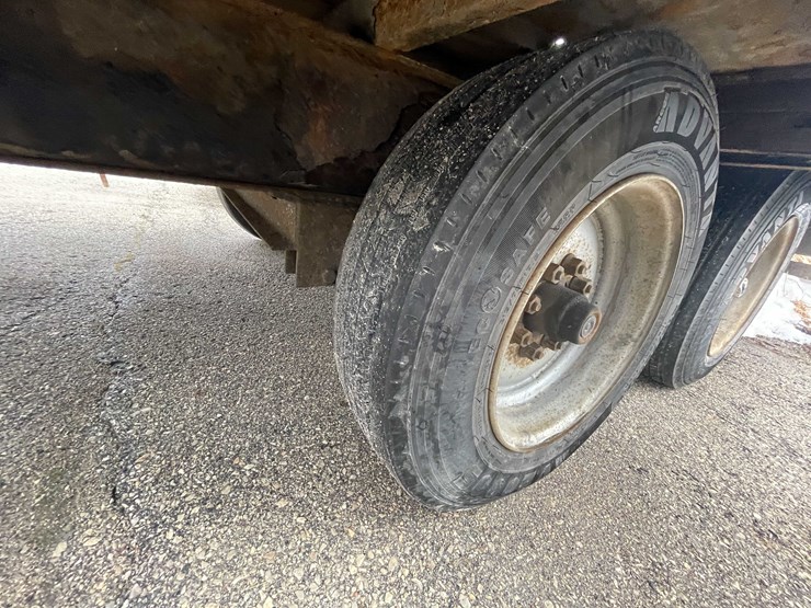 #1994-•-2017-trailer-(no-title)-(of)-image-19