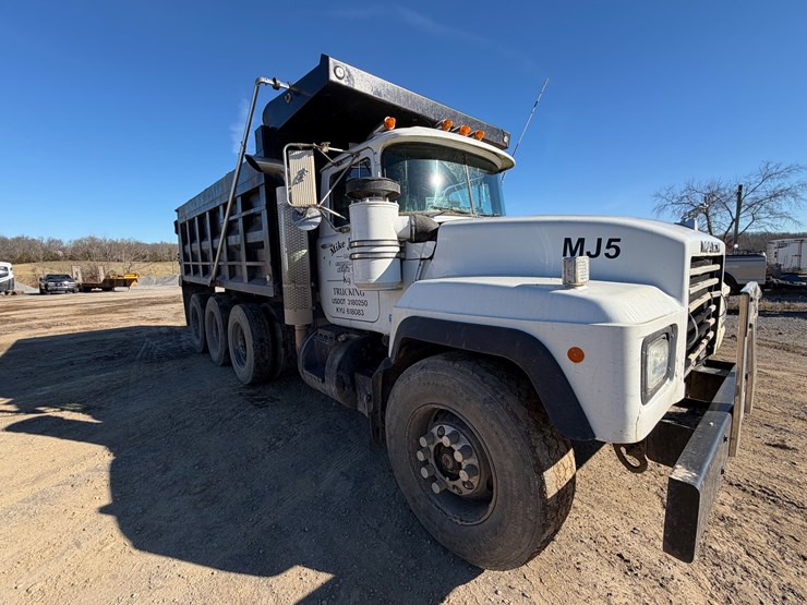 2011-mack-rd688s-image-20