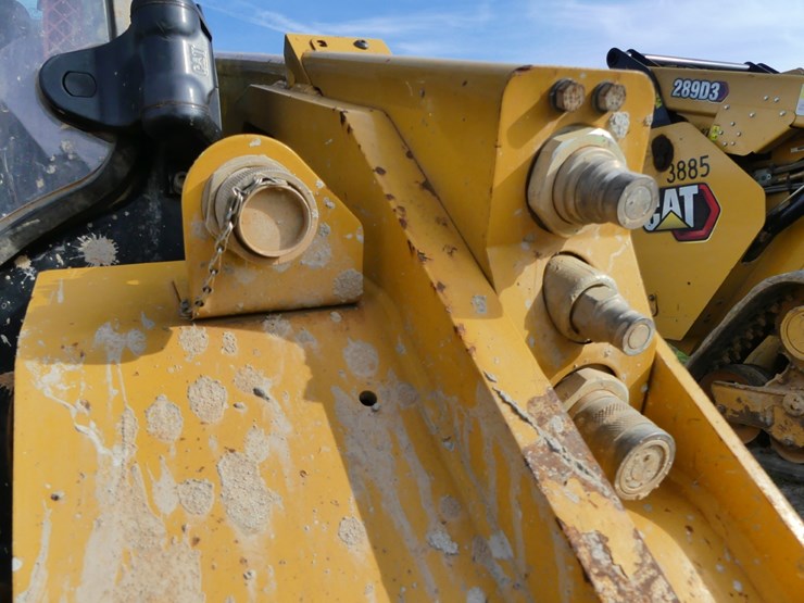 2022-caterpillar-289d3-image-11