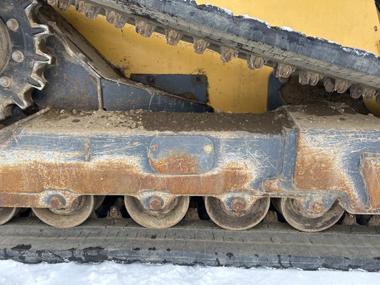 2019-deere-331g-image-62