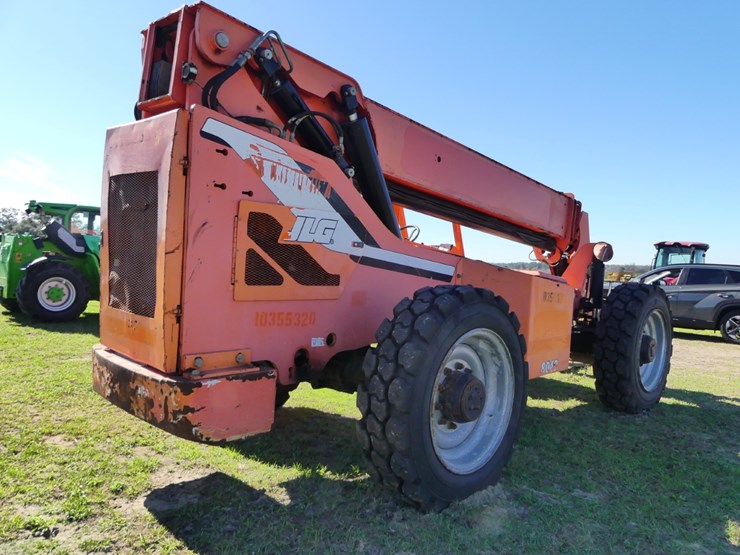 2015-jlg-8042-image-3