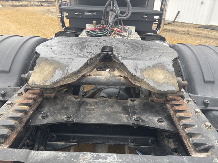 2006-peterbilt-379-image-55