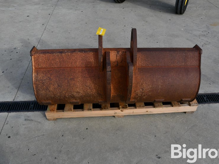 werk-brau-60"-bucket-image-6