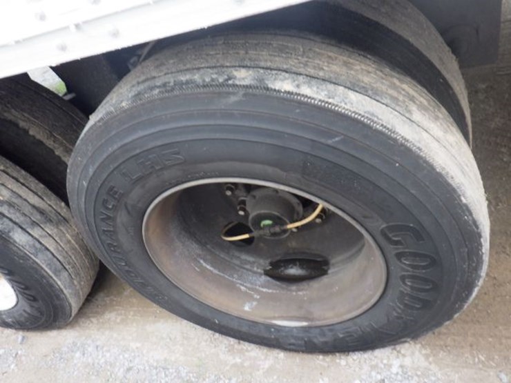 2015-hyundai-translead-image-8