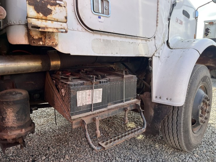 #2201-•-1988-freightliner-mb80-tandem-axle-dump-truck-image-27