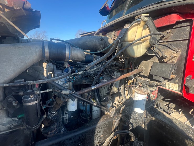 2004-mack-granite-cv713-image-32