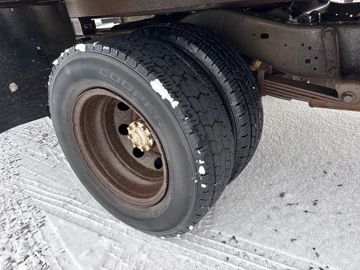 #1117-•-2005-ford-econoline-w/-15'-abc-van-body-image-8