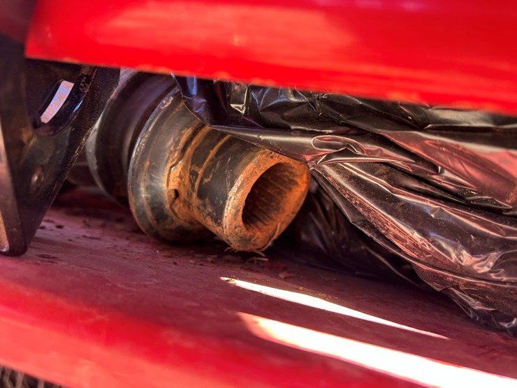 #87-•-2015-new-holland-rb560-image-15