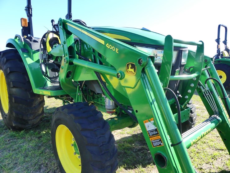 2019-john-deere-4044m-image-11