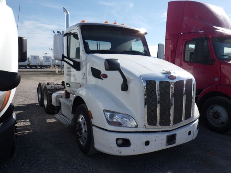 2016-peterbilt-579-image-6