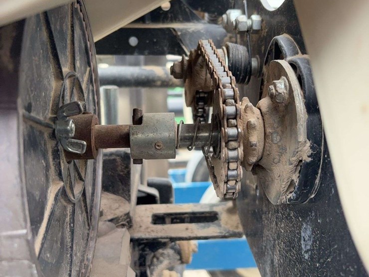 2008-kinze-3600-image-11