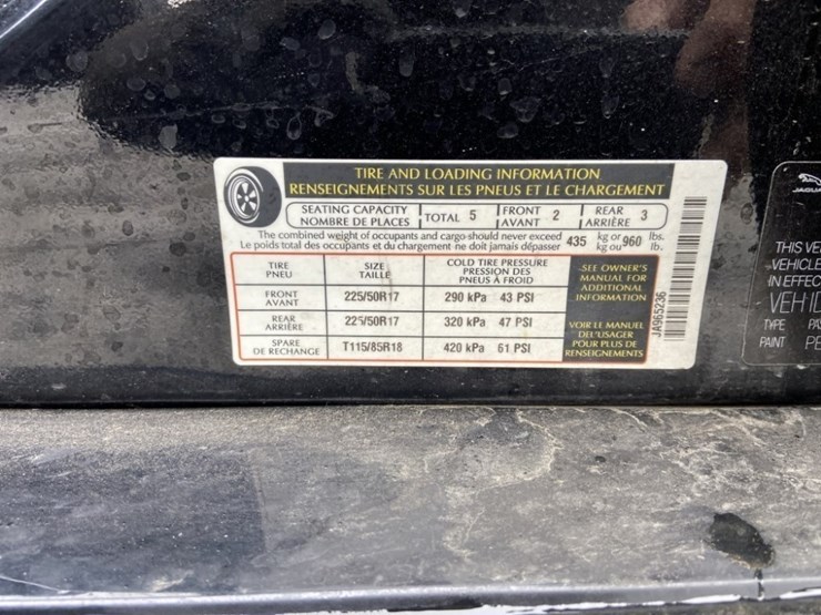 2017-jaguar-xe-25t-sedan-image-17