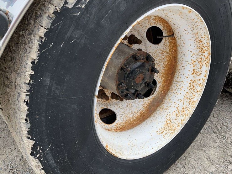 2014-freightliner-cascadia-125-image-21