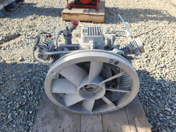 #6031-•-air-compressor-image-6