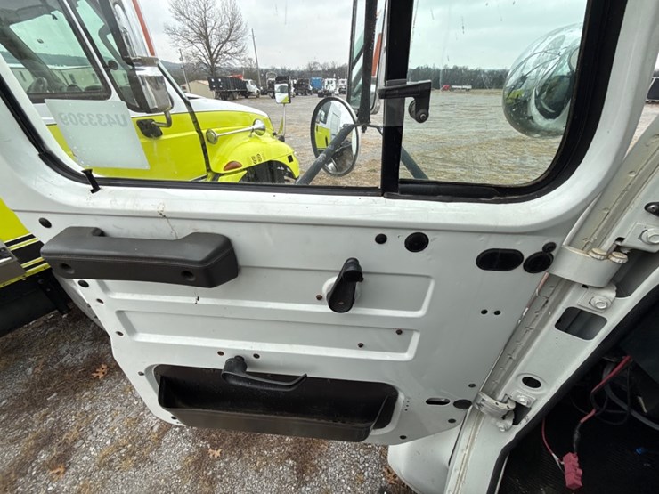 2000-international-4900-image-28