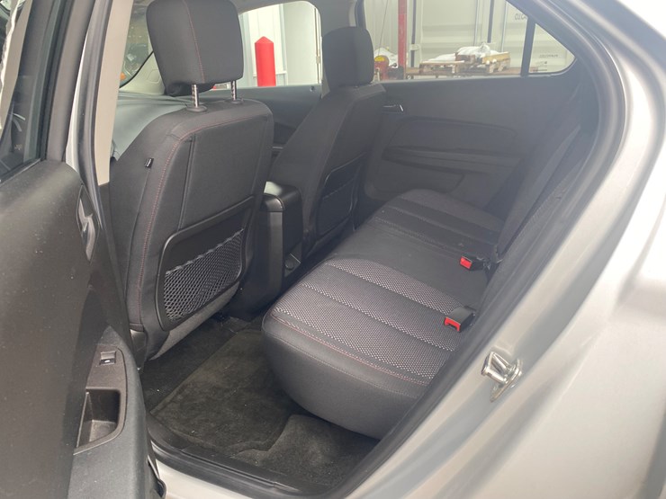 2015-chevrolet-equinox-lt-image-11