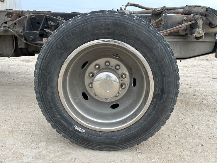 2016-ford-f550-image-11