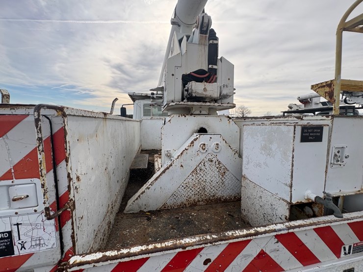 2003-international-durastar-4300-image-9