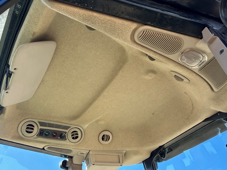 john-deere-6105e-image-35