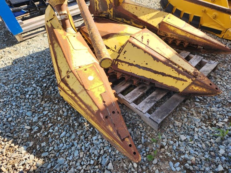 new-holland-824-image-7