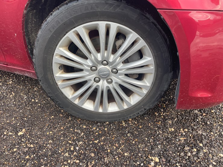 #1024-•-2012-chrysler-300-awd-sedan-(has-paperwork-to-obtain-title)-image-14