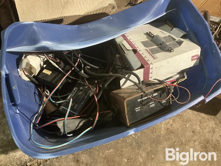 john-deere-200-image-9