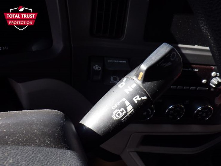 2023-peterbilt-579-image-18